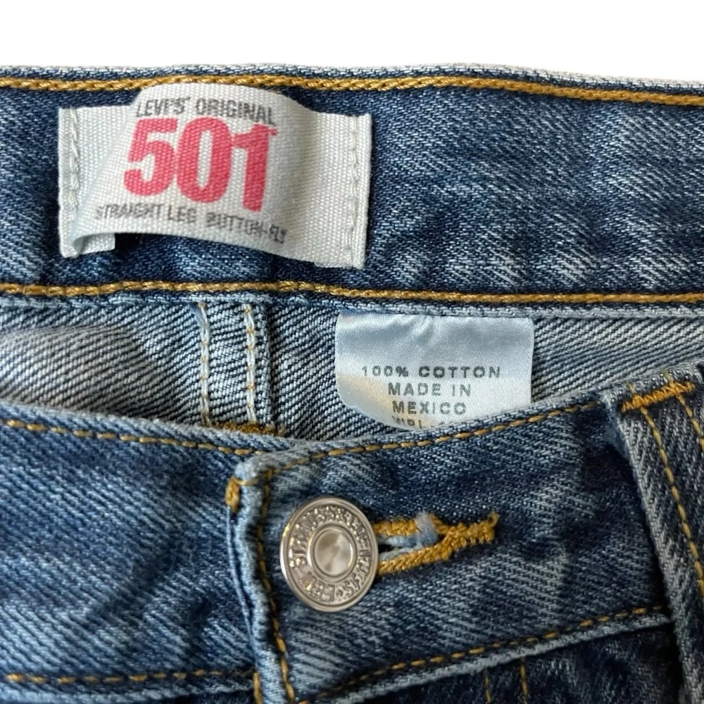 Levi’s 501 Original Fit Straight Leg Jeans Medium Wash Button Fly Vintage Style